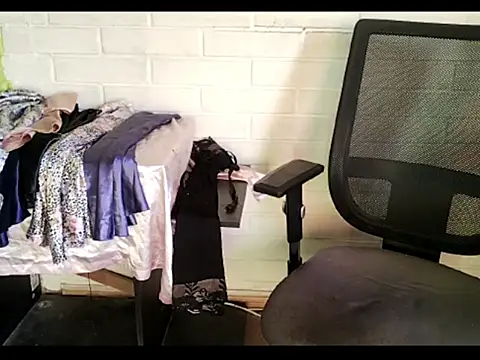 naughtyuki00 online show from 01-10-26, 10:38