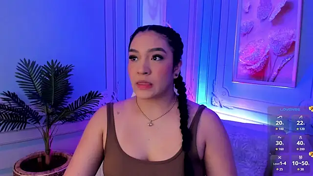 stefany duque1  online show from 10-31-25, 03:14