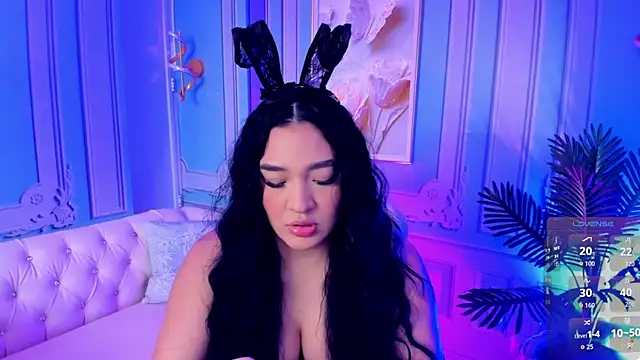 stefany duque1  online show from 10-31-25, 06:59