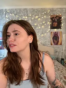 Snapshot of Sabrina_shells chatting on 11-08-25, 10:19 Sabrina shells online show from 11-08-25, 10:19