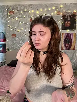 Snapshot of Sabrina_shells chatting on 10-29-25, 10:36 Sabrina shells online show from 10-29-25, 10:36