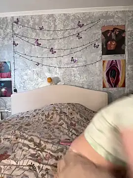 Snapshot of Sabrina_shells chatting on 12-05-25, 10:14 Sabrina shells online show from 12-05-25, 10:14