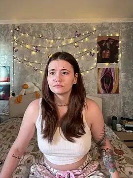 Snapshot of Sabrina_shells chatting on 12-19-25, 10:06 Sabrina shells online show from 12-19-25, 10:06