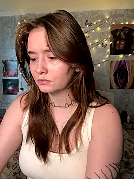 Snapshot of Sabrina_shells chatting on 12-21-25, 09:33 Sabrina shells online show from 12-21-25, 09:33