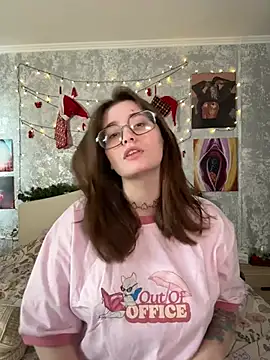 Snapshot of Sabrina_shells chatting on 01-09-26, 10:33 Sabrina shells online show from 01-09-26, 10:33