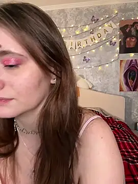 Snapshot of Sabrina_shells chatting on 12-17-25, 11:15 Sabrina shells online show from 12-17-25, 11:15