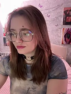 Snapshot of Sabrina_shells chatting on 02-12-26, 02:50 Sabrina shells online show from 02-12-26, 02:50