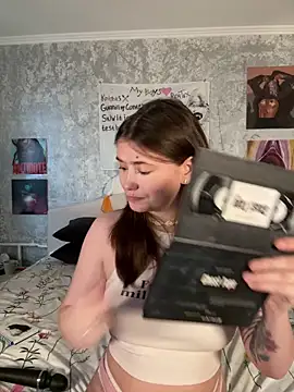 Snapshot of Sabrina_shells chatting on 10-24-25, 10:25 Sabrina shells online show from 10-24-25, 10:25