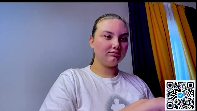 Dreamyblushfairy online show from 06-15-26, 04:17