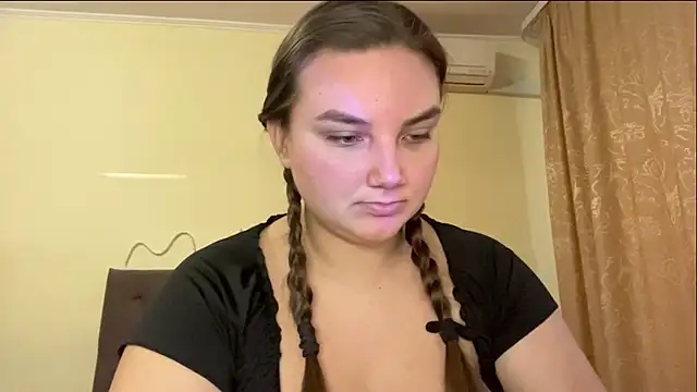 Dreamyblushfairy online show from 10-13-25, 02:40