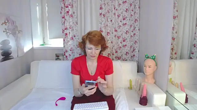 Snapshot of SilviaHart chatting on 03-22-26, 05:10 SilviaHart online show from 03-22-26, 05:10