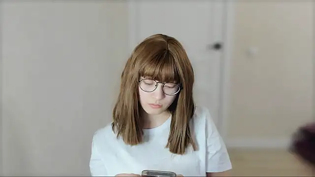 Snapshot of _hannah_baker chatting on 02-12-25, 10:03 hannah baker online show from 02-12-25, 10:03