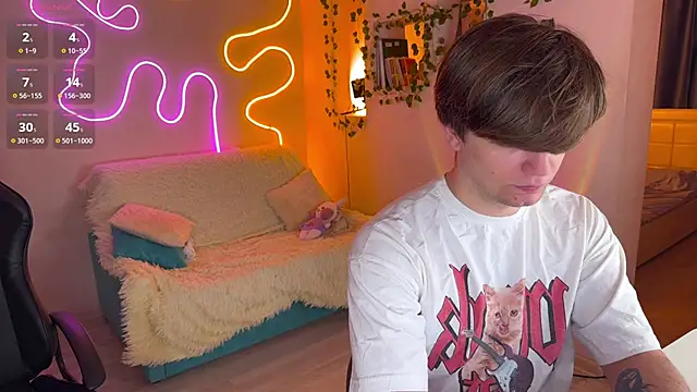 RobertAndLinela online show from 11-05-25, 04:43