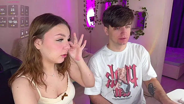 RobertAndLinela online show from 12-22-25, 05:18