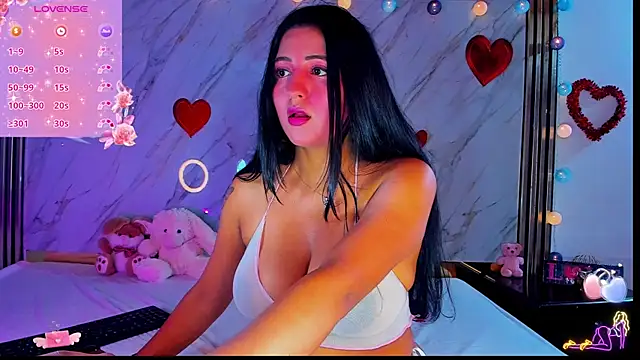 Snapshot of Lana_Parker_01 chatting on 06-19-26, 03:34 Lana Parker 01 online show from 06-19-26, 03:34