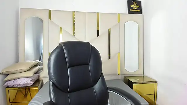 Snapshot of IsabellRodriguez18 chatting on 02-04-26, 04:29 IsabellRodriguez18 online show from 02-04-26, 04:29