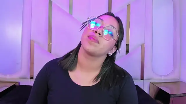 IsabellRodriguez18 online show from 04-11-26, 07:45