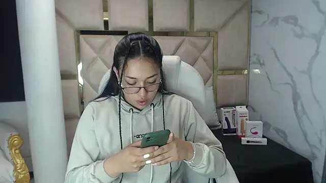 IsabellRodriguez18 online show from 03-09-25, 03:54