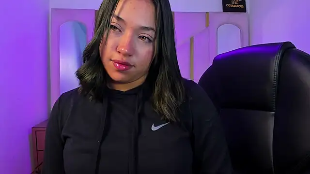 IsabellRodriguez18 online show from 04-03-26, 03:24