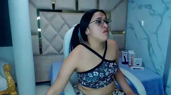 IsabellRodriguez18 online show from 03-08-25, 08:00