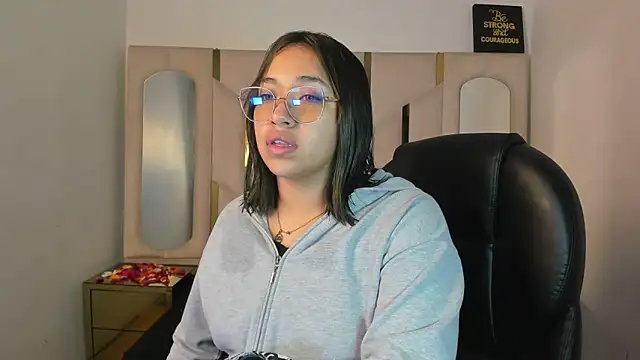 Snapshot of IsabellRodriguez18 chatting on 02-14-26, 03:51 IsabellRodriguez18 online show from 02-14-26, 03:51