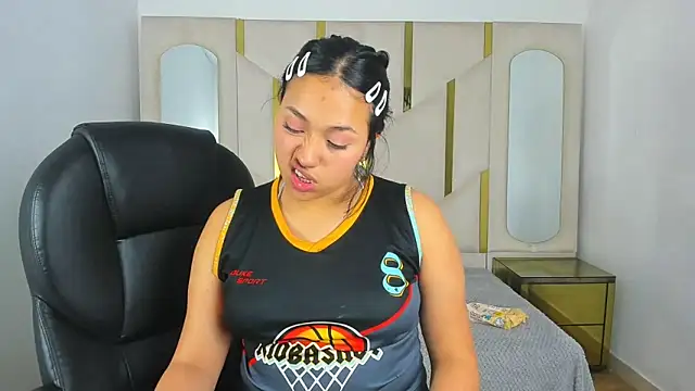 IsabellRodriguez18 online show from 11-25-25, 06:14