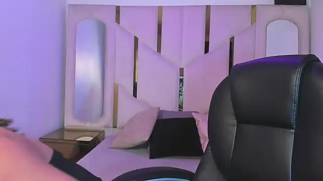 IsabellRodriguez18 online show from 03-31-26, 03:41