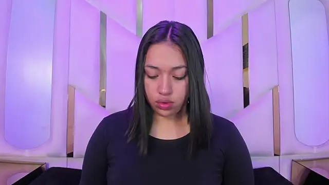 IsabellRodriguez18 online show from 04-11-26, 04:09