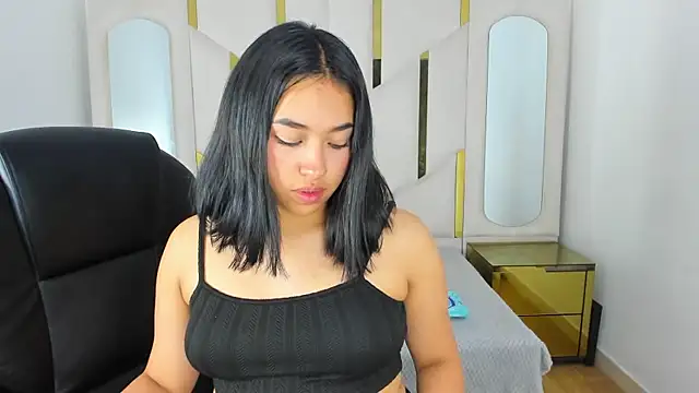 IsabellRodriguez18 online show from 10-04-25, 01:29