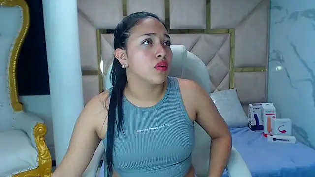IsabellRodriguez18 online show from 03-07-25, 10:35