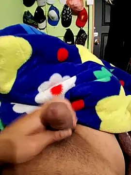 Snapshot of zeus2630 chatting on 09-22-25, 12:05 zeus2630 online show from 09-22-25, 12:05