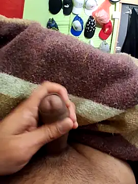 Snapshot of zeus2630 chatting on 09-10-25, 09:47 zeus2630 online show from 09-10-25, 09:47