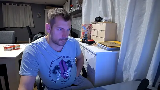 Snapshot of ScuddyCum chatting on 01-13-25, 11:49 ScuddyCum online show from 01-13-25, 11:49