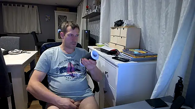 Snapshot of ScuddyCum chatting on 01-31-25, 11:24 ScuddyCum online show from 01-31-25, 11:24