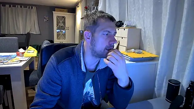 Snapshot of ScuddyCum chatting on 01-05-25, 10:40 ScuddyCum online show from 01-05-25, 10:40