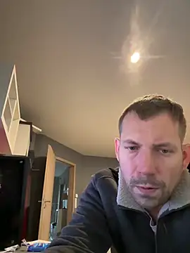 Snapshot of ScuddyCum chatting on 12-29-24, 01:06 ScuddyCum online show from 12-29-24, 01:06