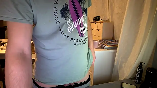 Snapshot of ScuddyCum chatting on 01-25-25, 11:43 ScuddyCum online show from 01-25-25, 11:43