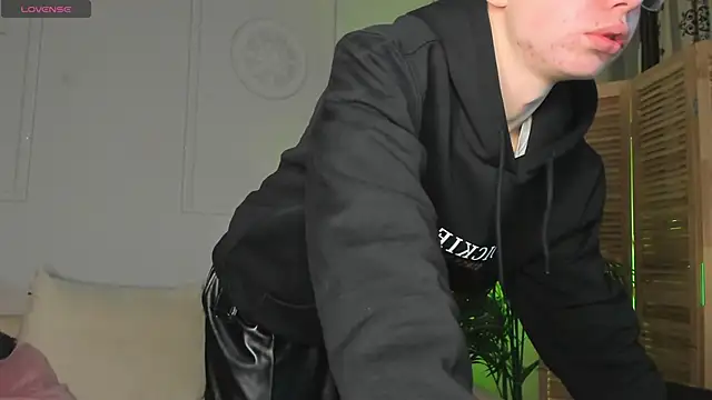 Snapshot of Ken_Feels chatting on 01-11-25, 03:55 Ken Feels online show from 01-11-25, 03:55
