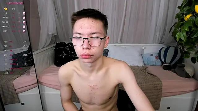 Snapshot of Ken_Feels chatting on 01-18-25, 05:52 Ken Feels online show from 01-18-25, 05:52
