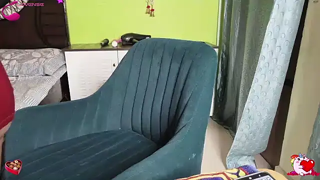 sexyhoney27 online show from 11-18-25, 08:34