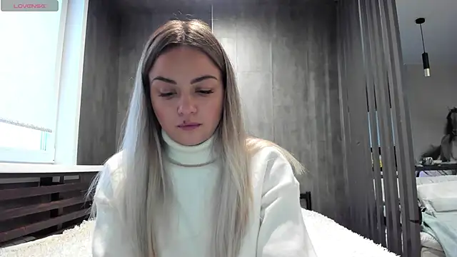 Mia   murrr online show from 11-11-25, 02:17