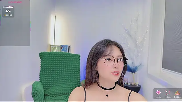 Snapshot of Natasha2025 chatting on 11-28-25, 03:34 Natasha2025 online show from 11-28-25, 03:34