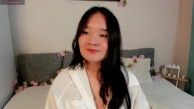 Maekko online show from 12-19-25, 05:04