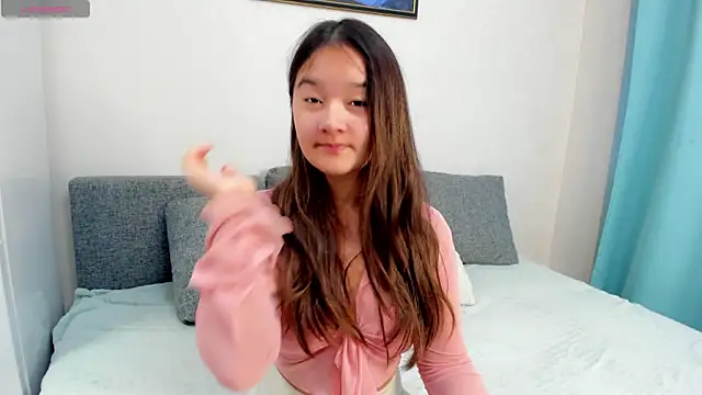 Snapshot of Maekko chatting on 09-18-25, 02:25 Maekko online show from 09-18-25, 02:25