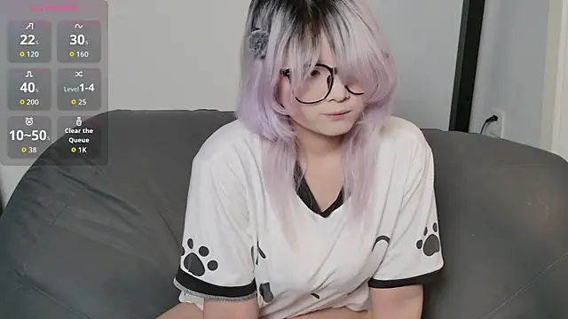 Snapshot of Yu_UwU_ chatting on 04-18-26, 01:35 Yu UwU online show from 04-18-26, 01:35