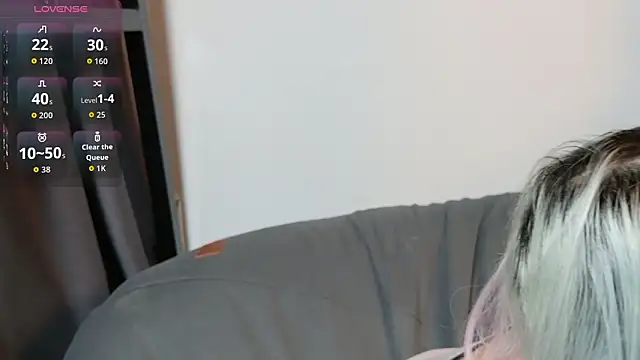 Yu UwU  online show from 01-18-26, 01:47