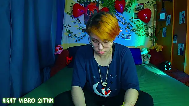 TrickyKitsune online show from 03-05-26, 03:19