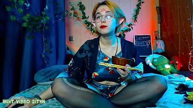 TrickyKitsune online show from 02-09-25, 04:07