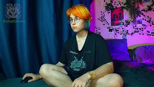 TrickyKitsune online show from 07-04-26, 04:00