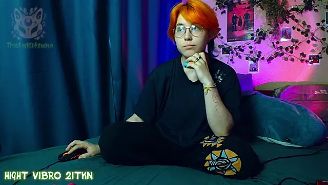 TrickyKitsune online show from 07-09-26, 04:06